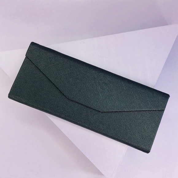 🆑 Square Frame Sunglasses in Tortoise - Picture 8 of 8